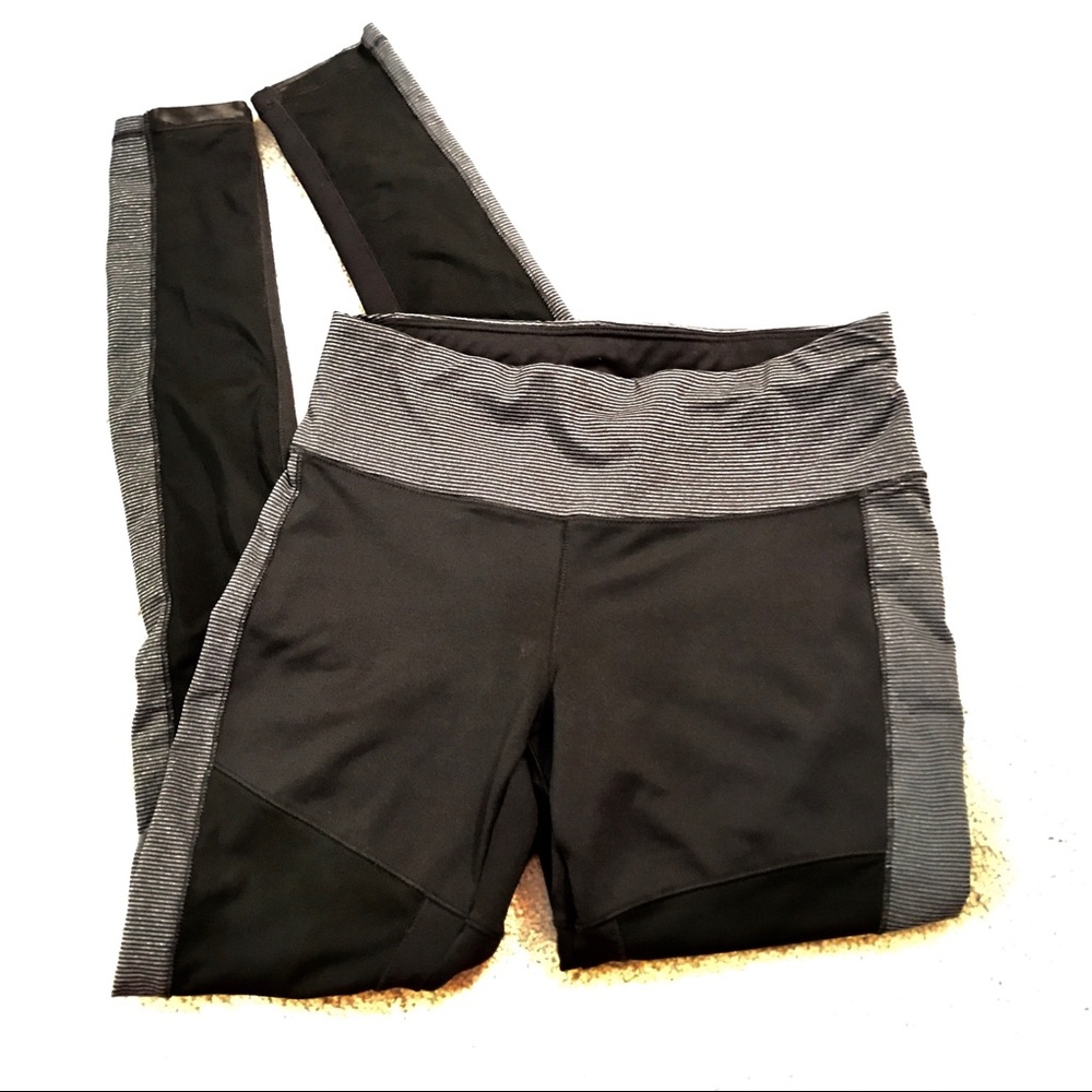 Small Mesh Panel Legging - Picture 2 of 8